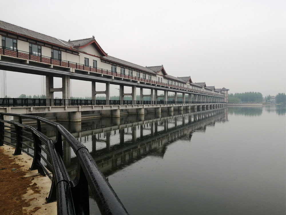 曲阜市泗河红旗闸，12孔钢闸门及双吊点固定式启闭机